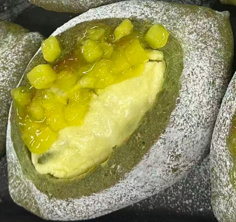 抹茶凤梨芝士软欧包